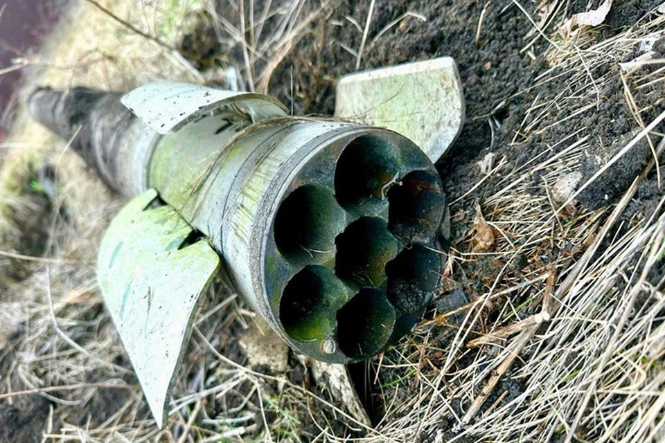 В Мариуполе обнаружили хвостовую часть снаряда от РСЗО «Град». Фото: «РКС-НР»