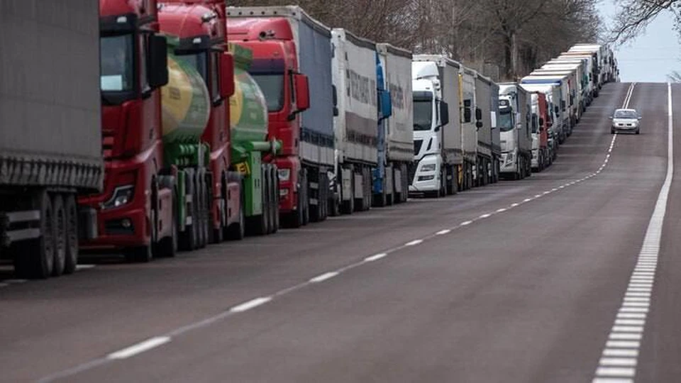 Литва прекратила пропуск грузовых машин из Калининградской области без объяснения причин