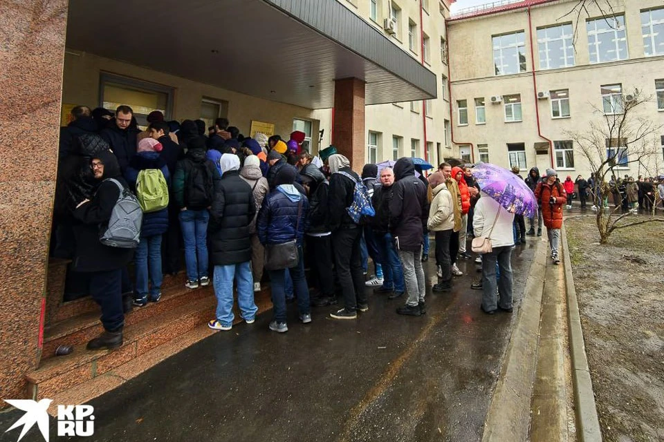 Жители столицы массово сдают кровь для пострадавших при теракте в Подмосковье