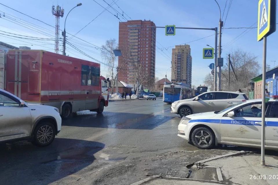 Появилось видео смертельного ДТП с троллейбусом и пешеходом в Новосибирске. Фото: Госавтоинспекция Новосибирска