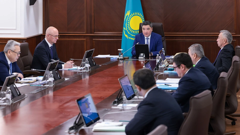 На брифинге в правительстве глава Минэнерго Алмасадам Саткалиев заявил, что в Министерство энергетики никто за согласованием покупки не обращался.