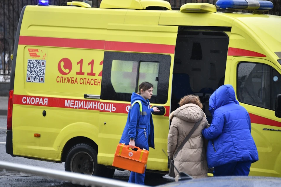 В спасении людей участвовали более 100 сотрудников Московской скорой помощи и Центра медицины катастроф, свыше 700 врачей и медсестер