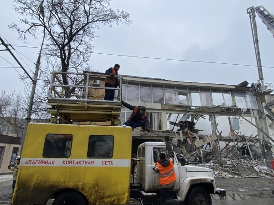 Фото: В Саратове на Техстекло снесут аварийную трехэтажку