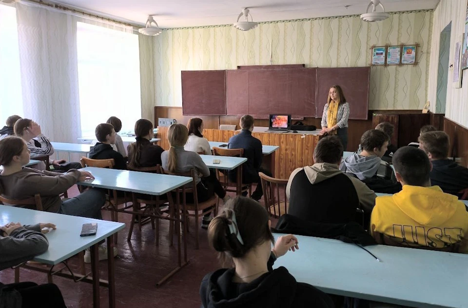 Сотрудники заказника «Думузла» провели открытый урок для херсонских школьников Фото: администрация Каланчакского округа