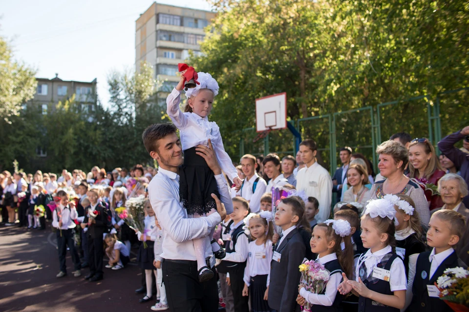 В Кузбассе начинается запись детей в первый класс.