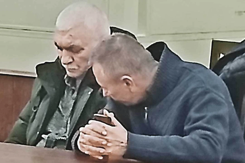 Судья Юрий Захарчевский (слева), сбив человека насмерть, оставался на свободе и продолжал судить.