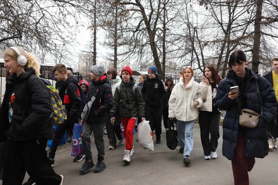 Петербург принял 735 белгородских детишек - и это еще не все.