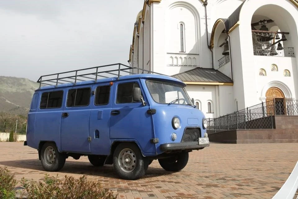 Житель Геленджика передал машину для бойцов СВО Фото: пресс-служба администрации города-курорта