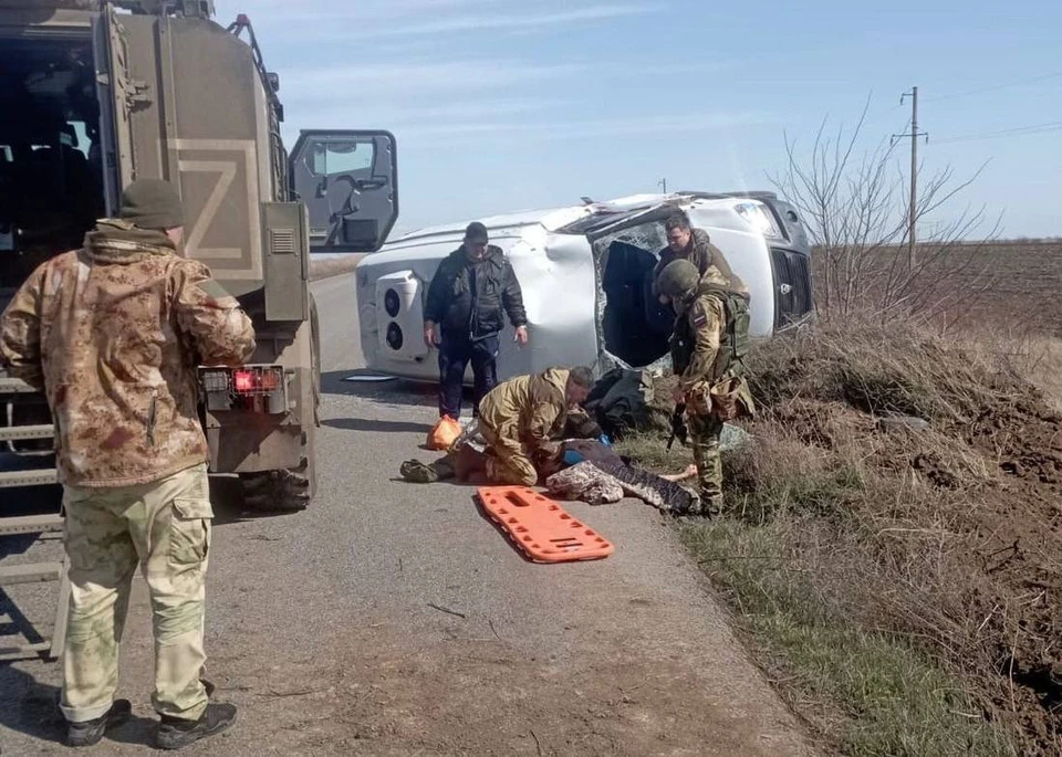 В Запорожской области военный медик Росгвардии помог пострадавшим в ДТП людям. ФОТО: Росгвардия