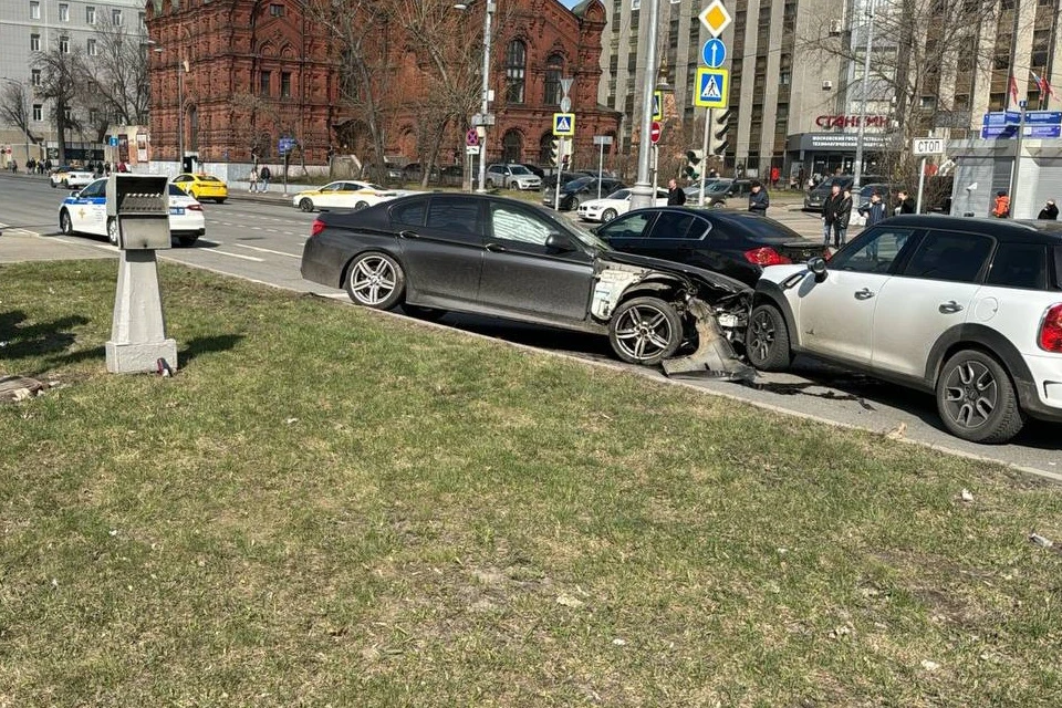 ДТП произошло днем 7 апреля в центре столицы