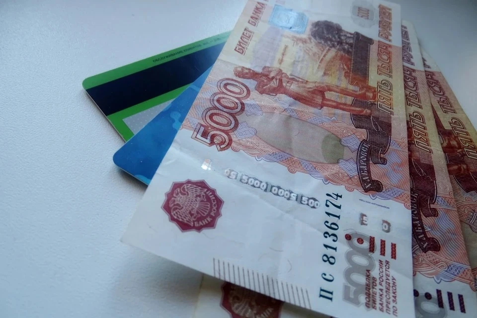 Сыктывкарка украла у собутыльника карту и украла оттуда 3 тысячи рублей