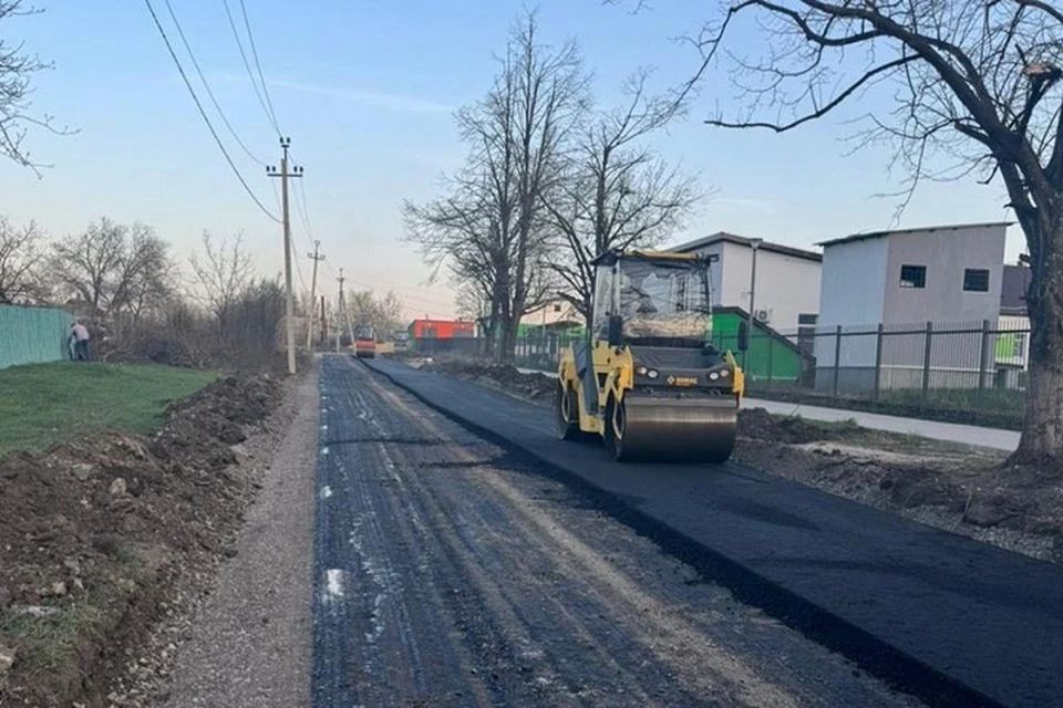 Ямал продолжает восстановление дорог в Волновахе. Фото: Минтранс ДНР