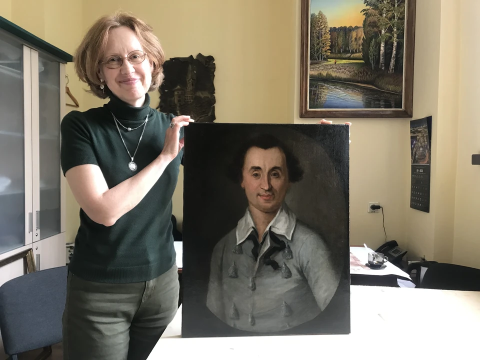По словам Ирины Владимировой, картина попала в ее руки в аварийном состоянии.