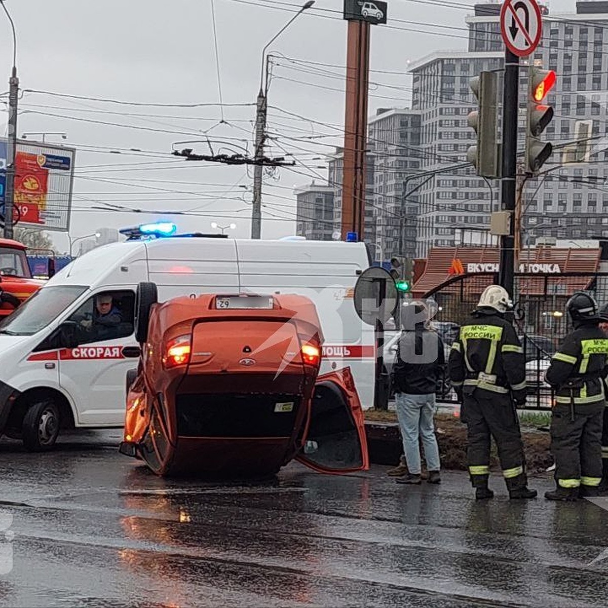 Легковушка перевернулась на Московском шоссе у автовокзала в Рязани - KP.RU