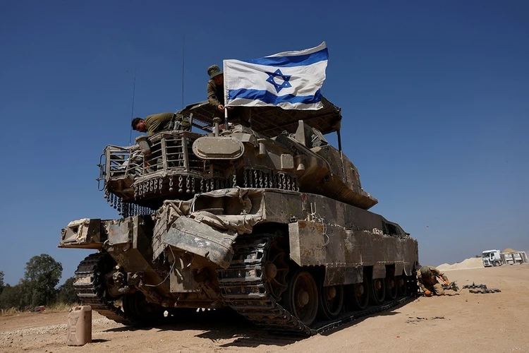 Военных эвакуируют: найден самый вероятный ответ Израиля Ирану