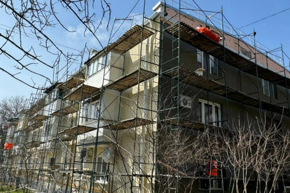 В прошлом году в Крыму капитально отремонтировали 529 многоквартирных домов. Фото: t.me/YuriyGotsanyuk