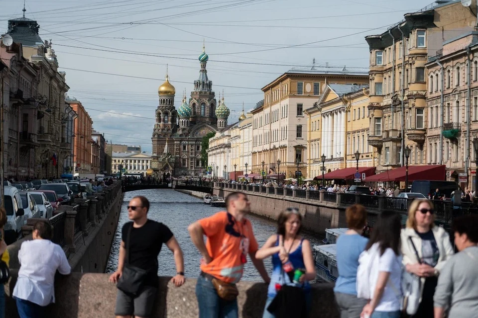Петербург оказался в десятке самых популярных направлений для летнего отпуска.