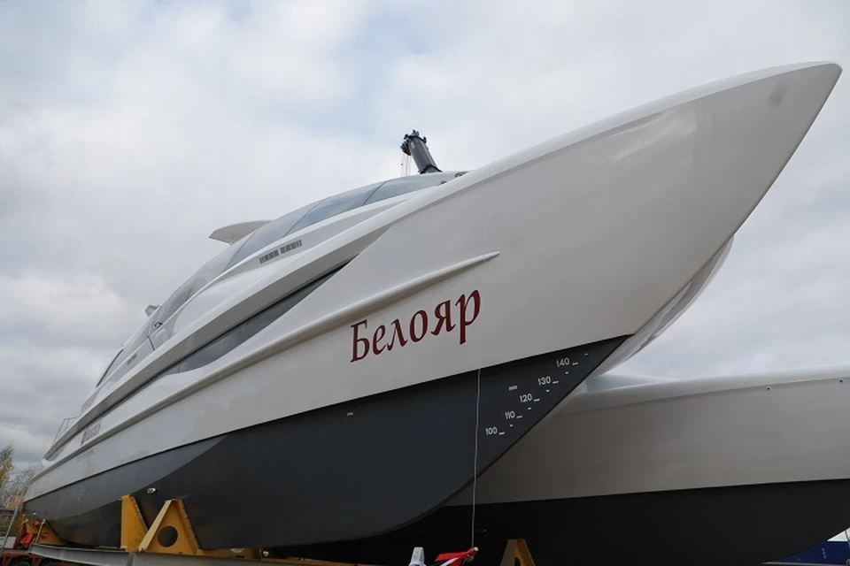 Электрокатамаран построила ярославская верфь «Паритет» в прошлом году.
