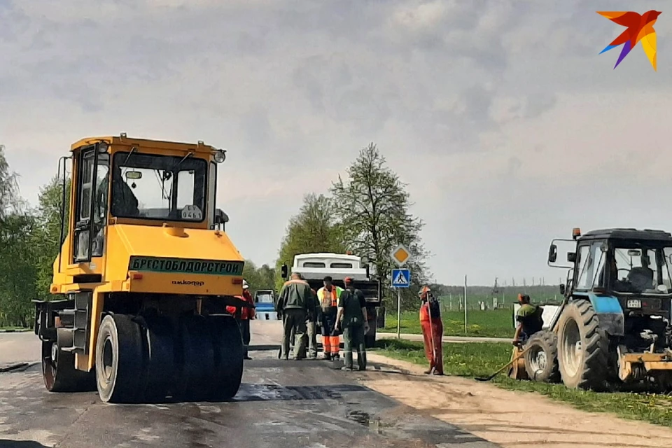 В Беларуси отремонтируют дороги во всех агрогородках. Снимок используется в качестве иллюстрации.