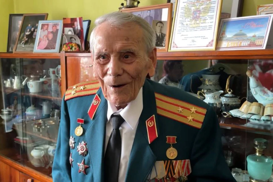 Мэр Иркутска навестил 105-летнего ветерана Великой Отечественной войны