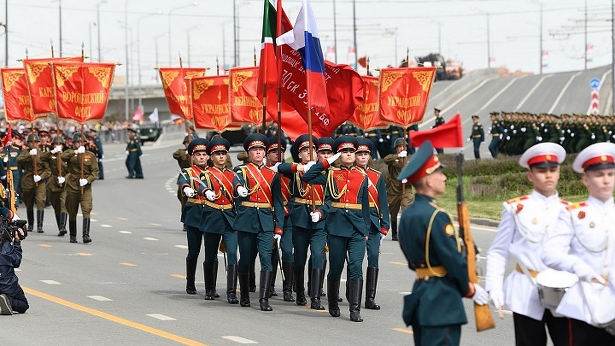 Военная техника и участники парада Победы 2024 года в Казани: во сколько  начнется, что можно будет увидеть, кто примет участие, где посмотреть -  KP.RU