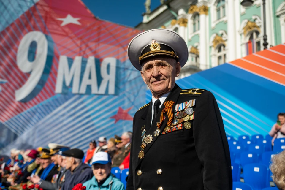 В День Победы в Петербурге пройдет парад ретро-техники и праздничный концерт.