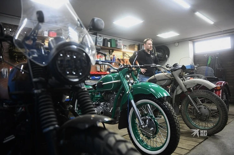 «До миллиона за ремонт»: житель Екатеринбурга превращает ржавые мотоциклы «Урал» в кастом-байки