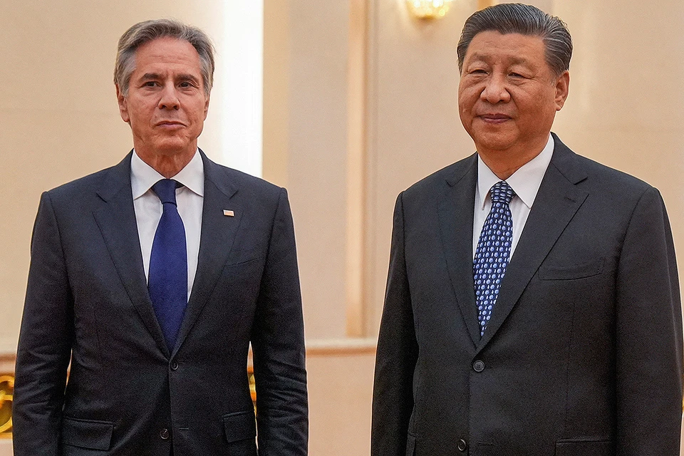Си Цзиньпин и Энтони Блинкен перед началом встречи в Пекине.