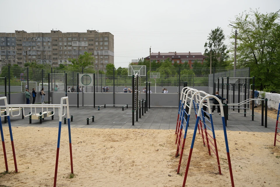 В Алчевске появилась новая спортивная площадка. Фото предоставлено городской администрацией