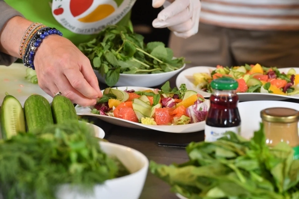Полезные салаты – один из лучших вариантов для весеннего меню
