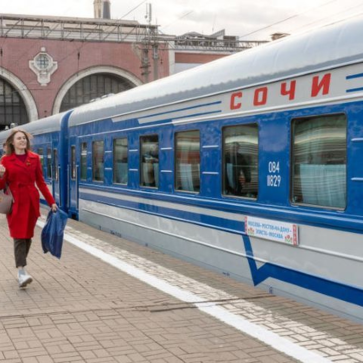 Из Сочи в Гагру 1 мая отправился первый в 2024 году ретропоезд - KP.RU