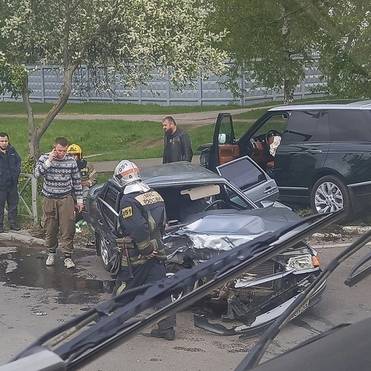 В результате ДТП у Толбухинского моста в Ярославле пострадали два человека  - KP.RU