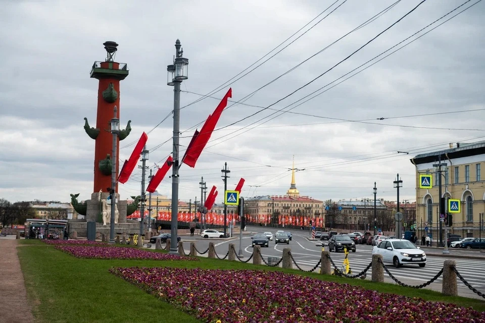 Погода в Петербурге на День Победы будет более теплой, чем в Москве.