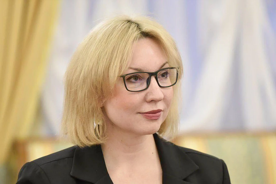 С 6 мая Елена Семенова совмещает две должности. Фото: Правительство Мурманской области