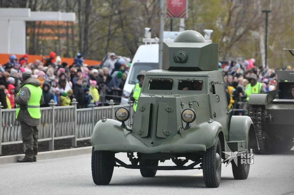 В параде Победы приняла участие историческая военная техника