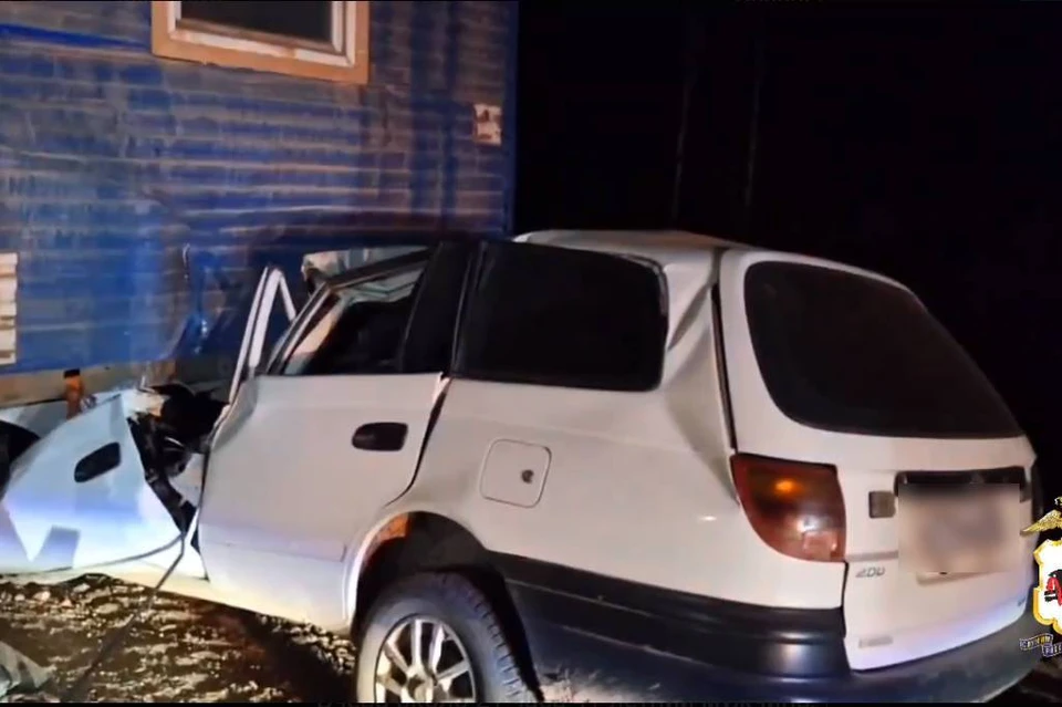 Водитель Toyota Caldina погиб в ДТП с домом-вагоном в Усть-Кутском районе