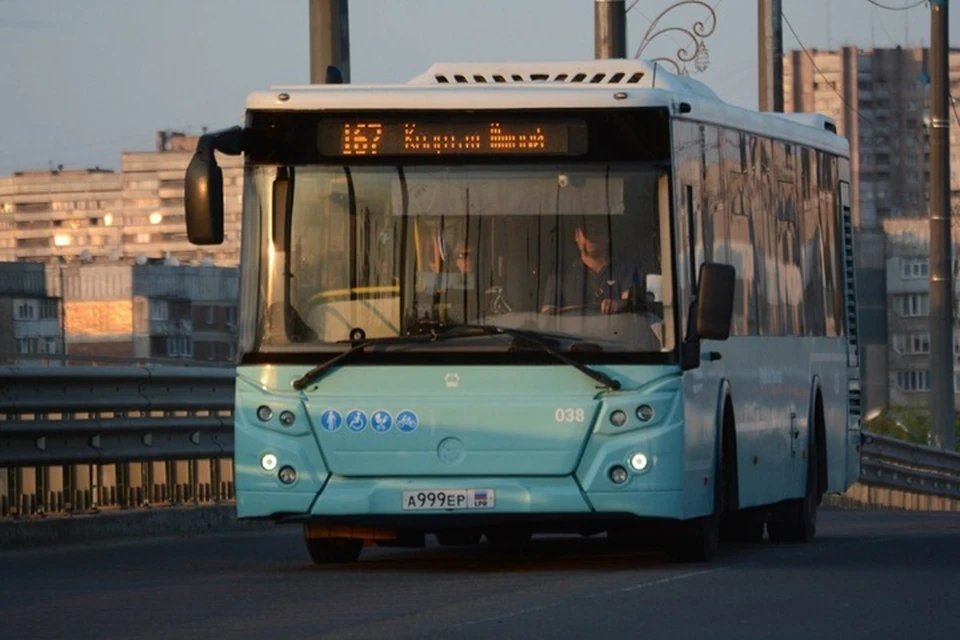 В ЛНР в 2024 году намерены приобрести 216 новых пассажирских автобусов. Фото - администрация Луганска