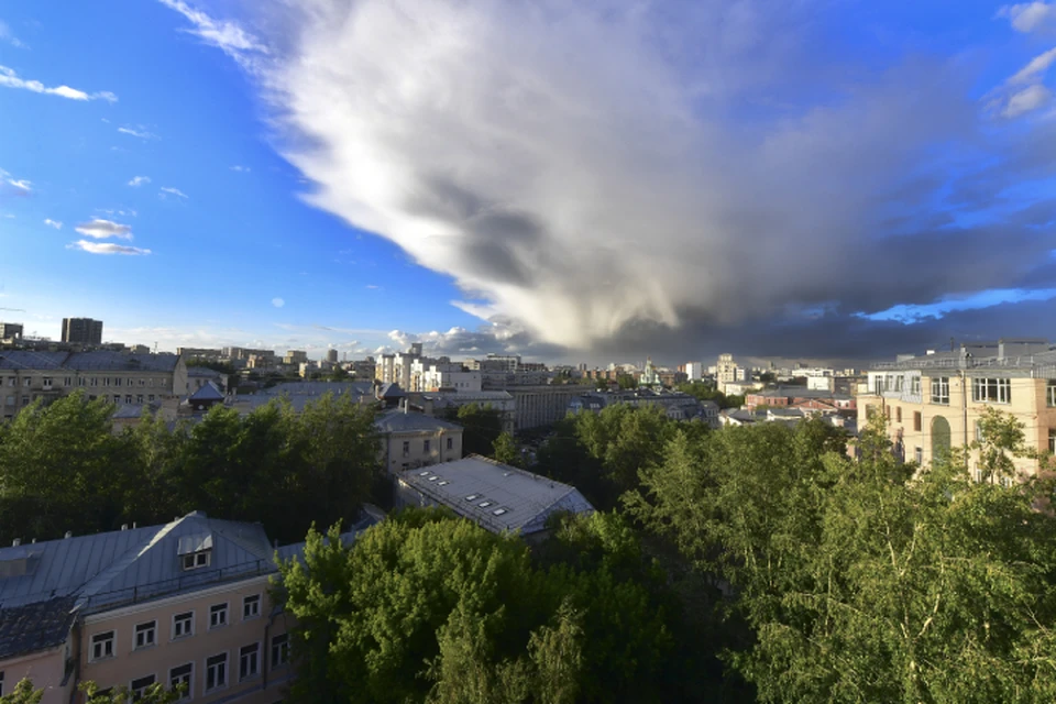 Погода ожидается облачной с прояснениями, в основном без осадков.