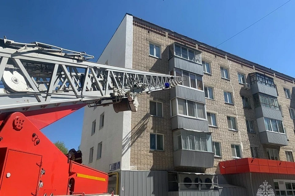 Возгорание произошло на четвертом этаже дома в поселке ГЭС.