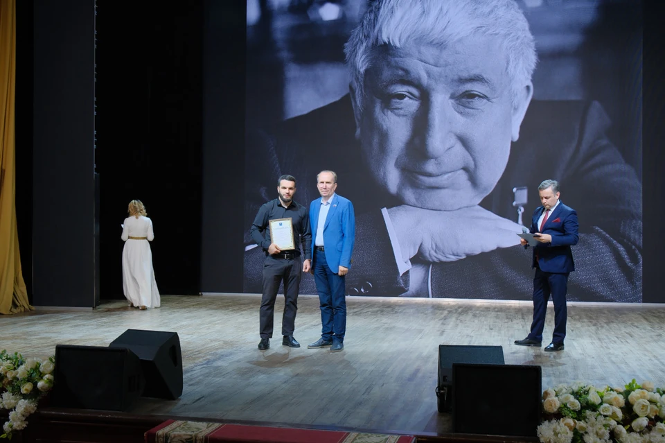 Игорь Седов отметил, что стихи Расула Гамзатова переведены на русский язык и являются достоянием всего российского народа