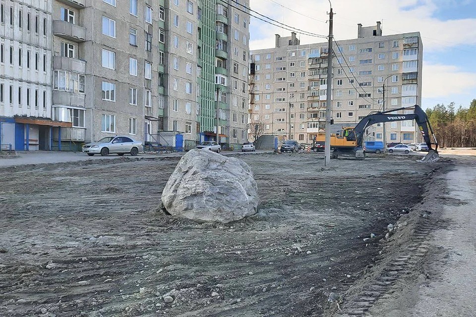 Для удобства жителей Оленегорска на участке ремонта обустроят три автостоянки. Фото: Минтранс