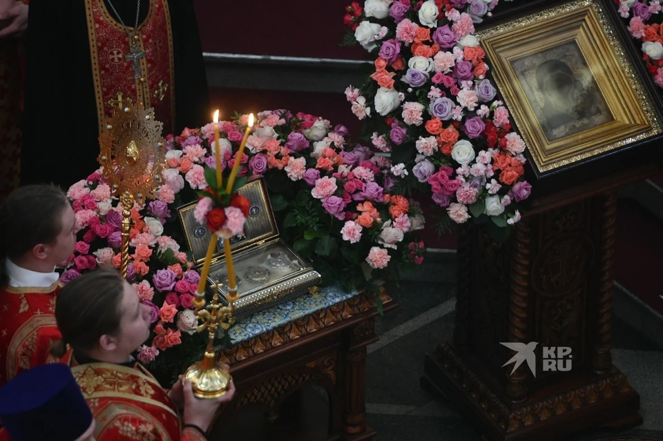 Казанская икона Божьей Матери и ковчег с частью Пояса Пресвятой Богородицы прибыли в Екатеринбург 29 мая