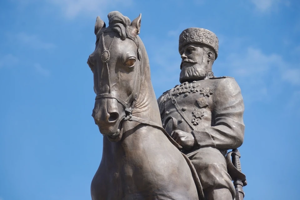 В Кузбассе установили памятник императору Александру III.