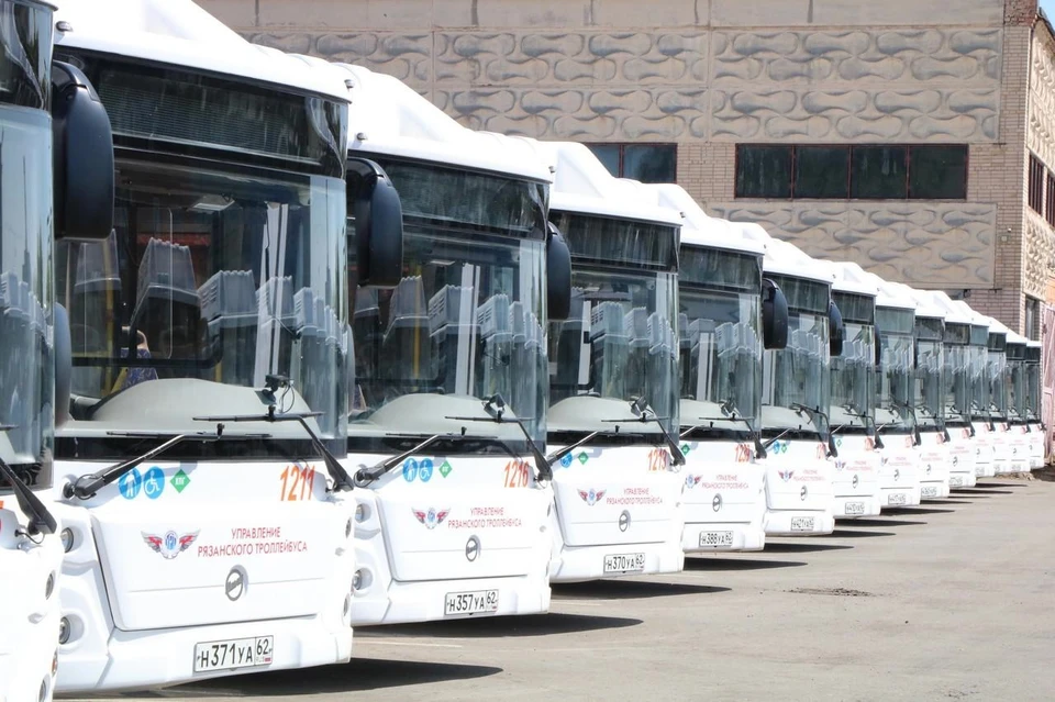 Пассажиры новых автобусов, вышедших на улицы Рязани, жалуются на неработающие кондиционеры. Фото: администрация Рязани.