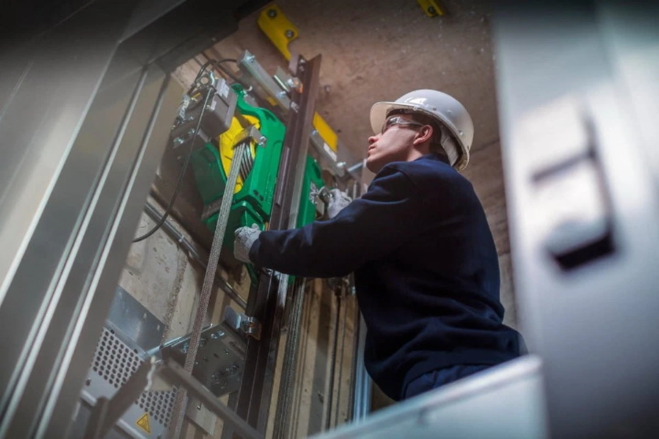 В ДНР устанавливают современные лифты, которые отвечают высоким международным стандартам качества, безопасности и комфорта. Фото: Минстрой ДНР