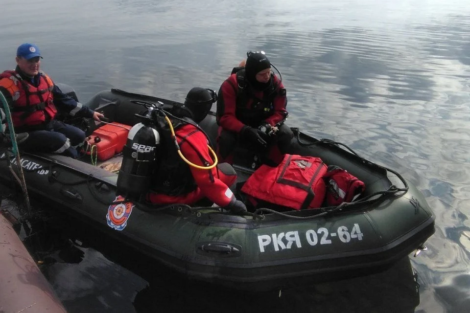 Красноярские спасатели продолжают поиски утонувшего месяц назад мужчины. Фото: КГКУ "Спасатель"