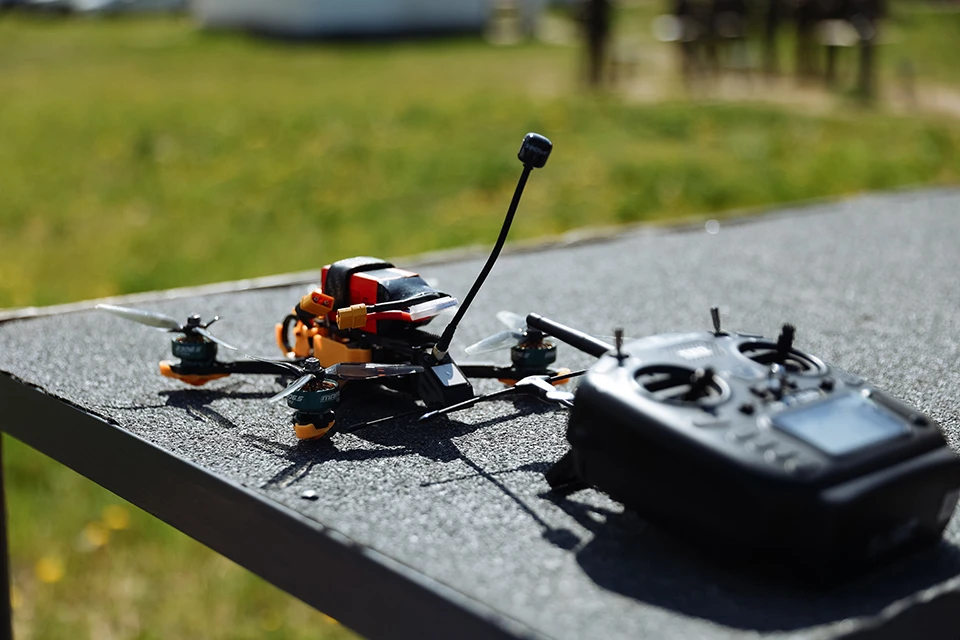 Дальность связи и длина полета этого дрона при наличии ретранслятора – до 15 километров. Фото: правительство Амурской области.