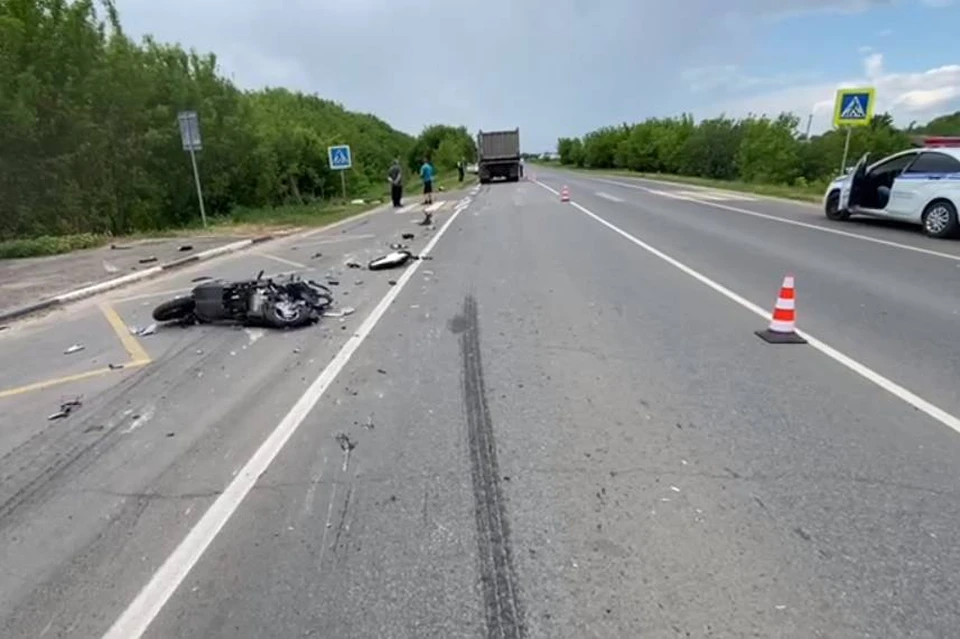 Водитель скутера погибла при столкновении с грузовиком в Нижегородской области.