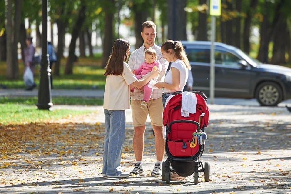Семьи с детьми провели выходной на городских прудах Хабаровска