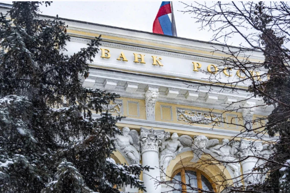 ЦБ назвал неизменным баланс на валютном рынке РФ после введения новых санкций